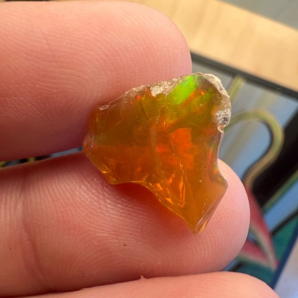 4.75ctw genuine flashyOpal in gem jar - Picture 8 of 13